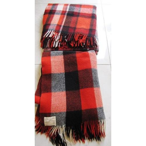 Matching pair of Travel (caravan) woollen blankets.